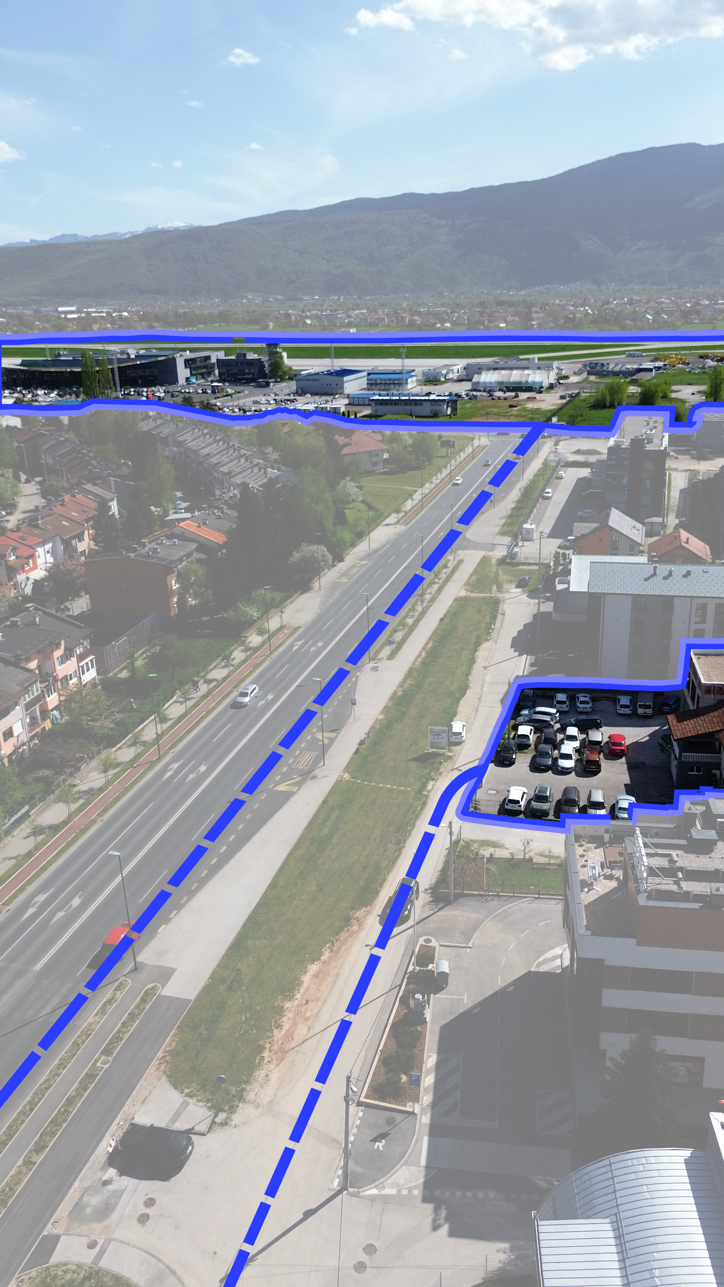 Privatni parking ASP kod aerodroma Sarajevo sa oznakom Najbliži parking